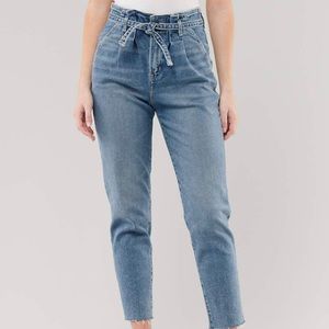 Hollister Curvy ultra high-rise mom jeans